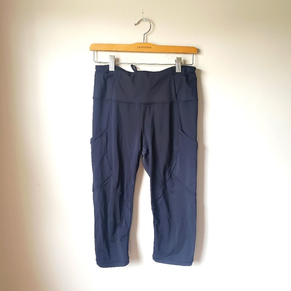 Lululemon Cropped Leggings with Pockets - Picture 1 of 10
